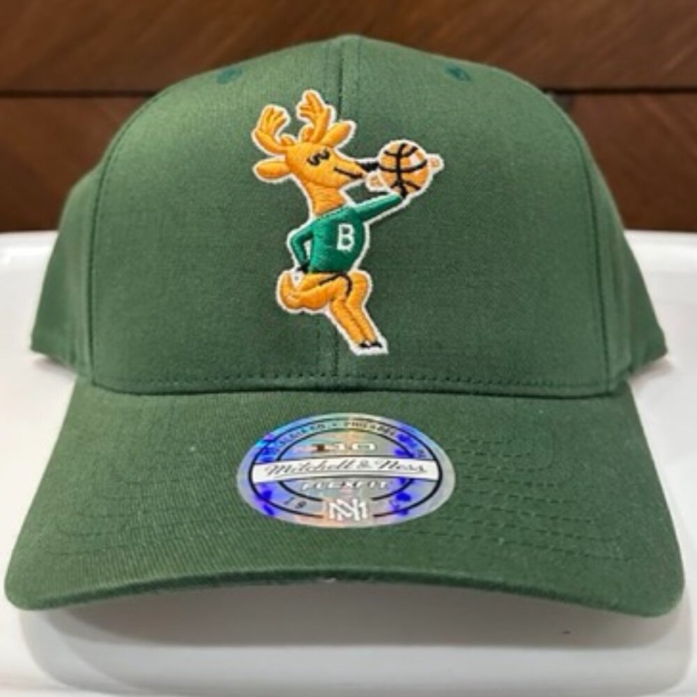 Mitchell & Ness Hardwood Classics Milwaukee Bucks flexfit snapback hat